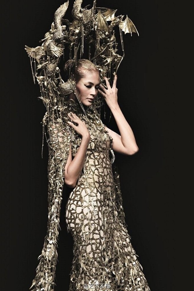 花瓣网|陪你做生活的设计师 | hand-knotted macrame top and fringe