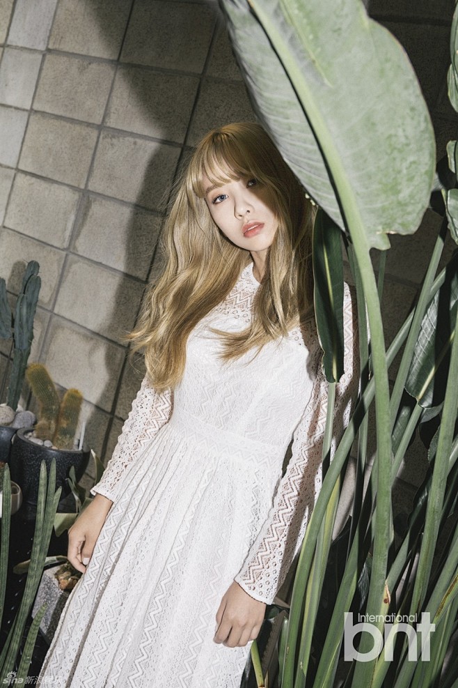 组图rainbow智淑拍写真化身花丛梦幻少女韩国女团rainbow成员智淑携手