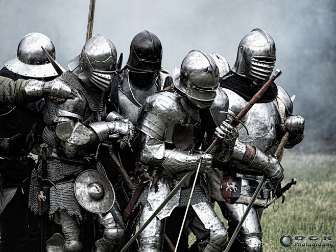 中世纪盔甲ii米兰板甲与哥特板甲所谓有光便有影在剑与火药魔法的游戏