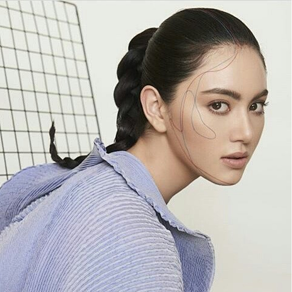 你一定见过这张熟悉的脸泰国国宝级美女黛薇卡霍内美得令人窒息扮鬼也