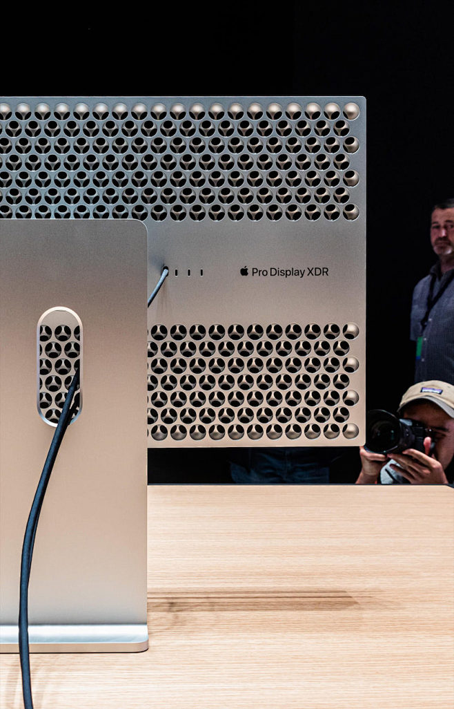 apple-pro-display-xdr-12.jpg (834×1300)