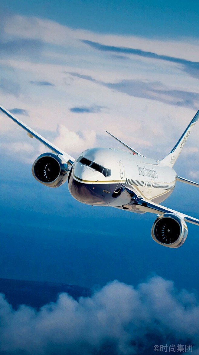 梦想客机波音787是航空史上首驾超远程中型客机发动机和外壳采用了