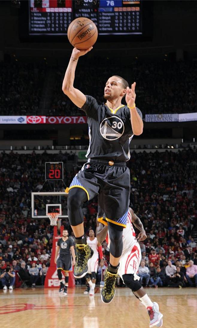 库里帅气球场图片