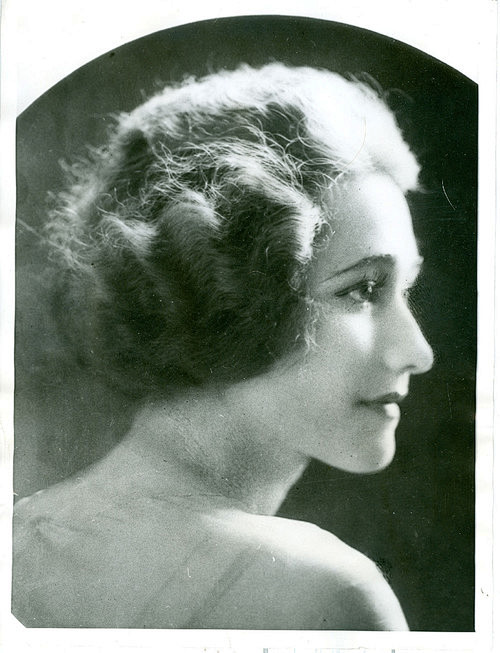 辛普森夫人温莎夫人年轻时的照片