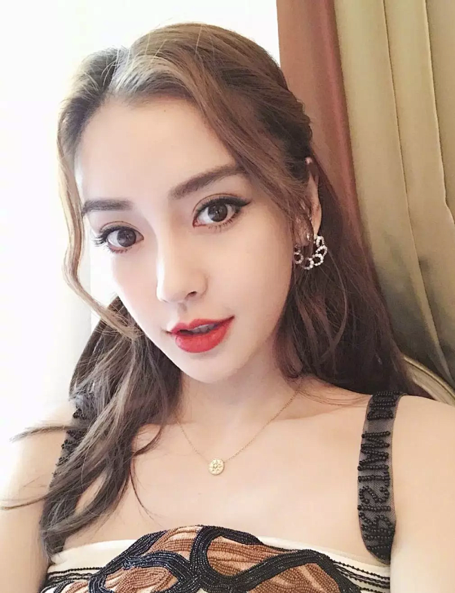 吳小唯_從性感的月亮轉採於2018-07-02 17:03:23楊穎明星素材吳小唯