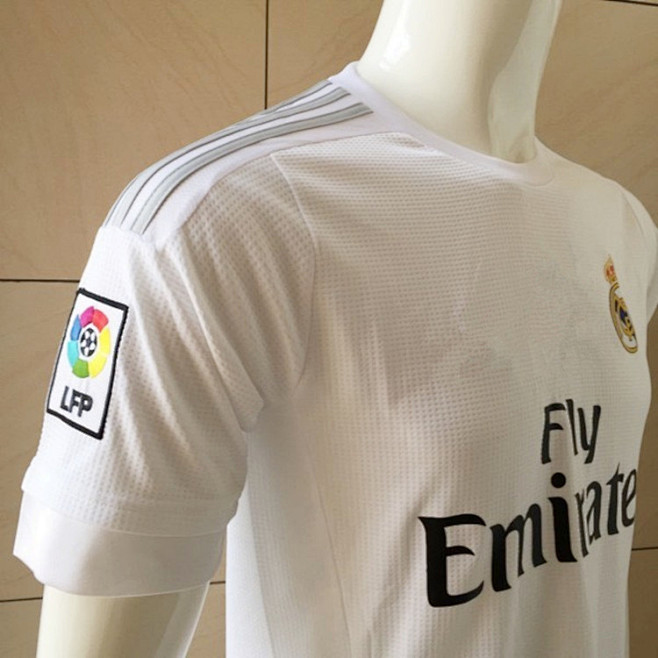 新款皇家马德里15-16赛季皇马主场球衣C罗训