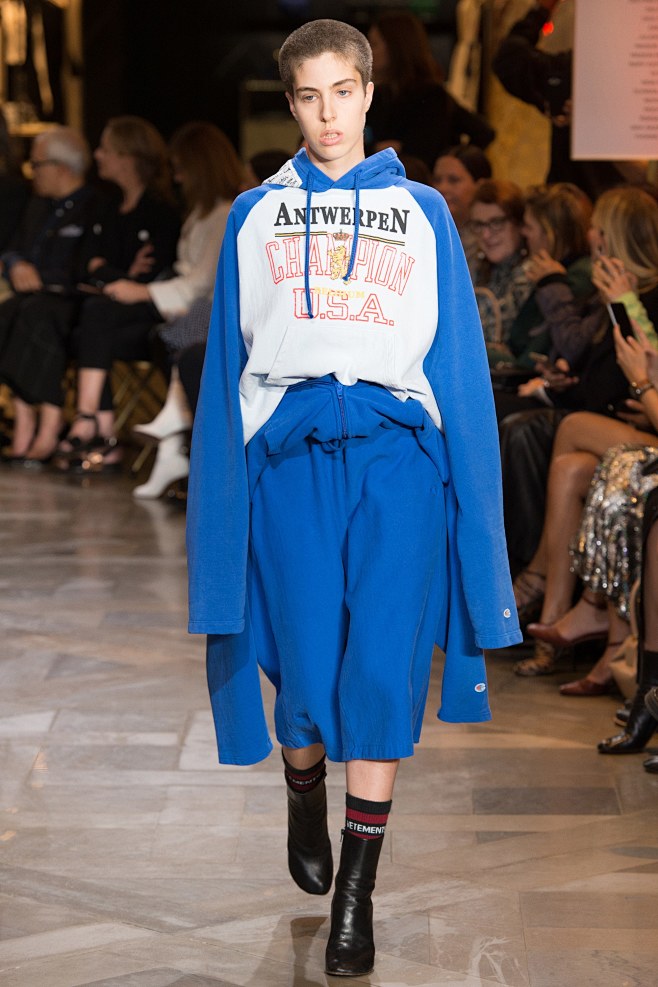 vetements spring 2017 menswear fashion show - vogue : see the