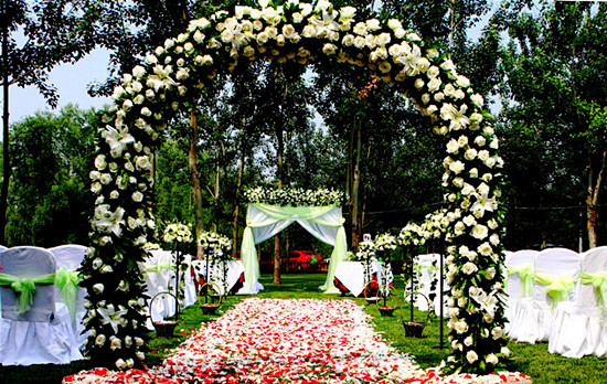 浪漫草坪婚礼现场视频-百年情缘北京结婚庆典