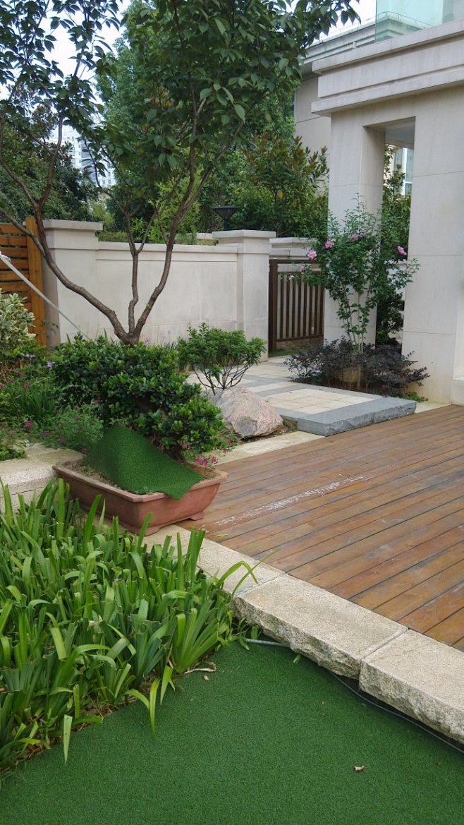 武汉别墅庭院花园之江夏庙山镜湖园自然美丽的花镜庭园