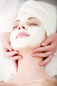 美容院按摩图片-花瓣网|陪你做生活的设计师 | 补水护肤身体乳 婴儿擦