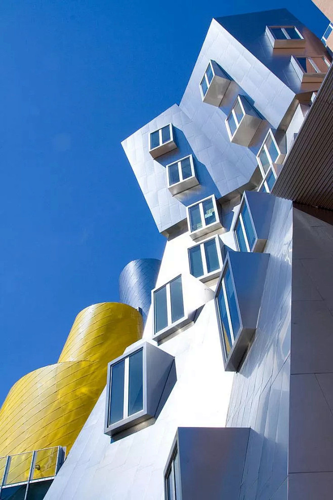 deconstructionstyle解构主义风格用德里达的话来说解构主义并非一种