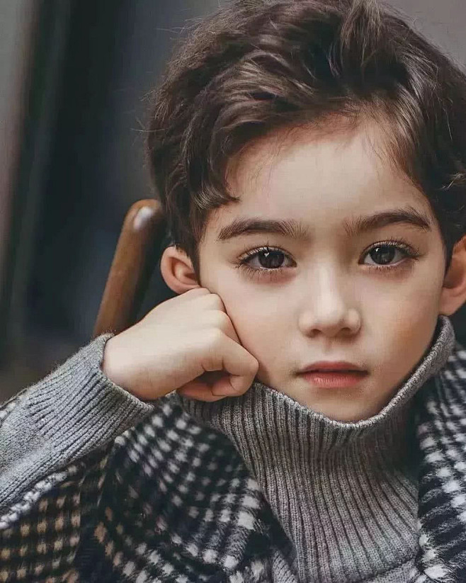 韩国混血小男孩图片