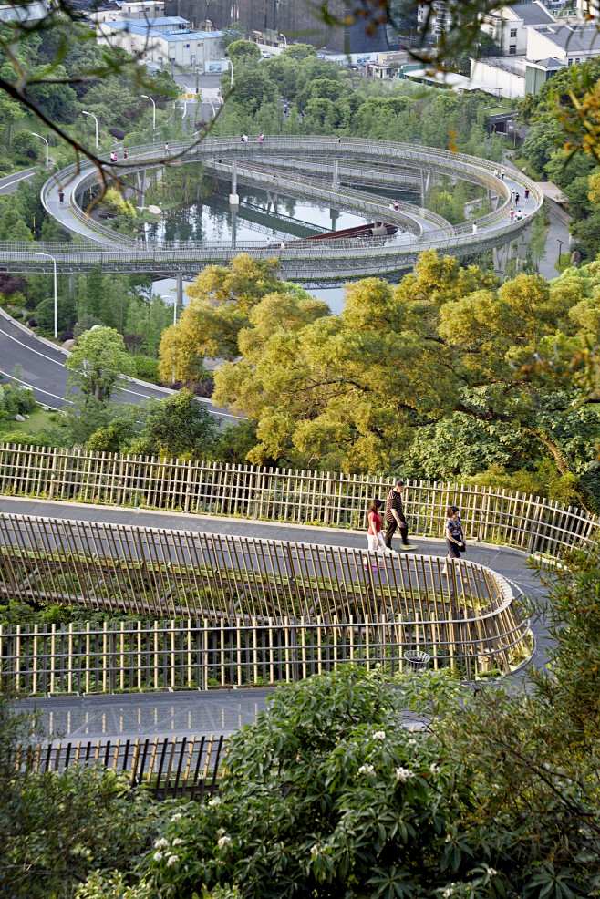 广州公园空中连廊图片