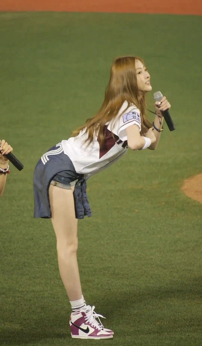 【韩国视频】0410BESTie性感热舞开球 – 饭