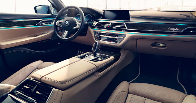 bmwm760libmwm760licgiandpostproduktionhighendautomotiveartworks