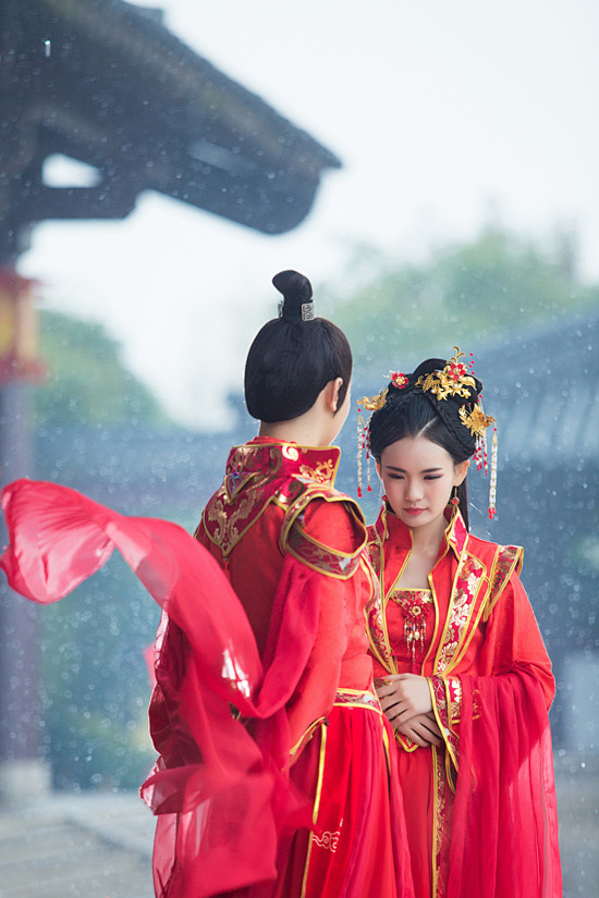 13:59【朝颜】鸾凤和鸣 婚服 cos古装情侣 男拖尾华丽慕言 东华古风