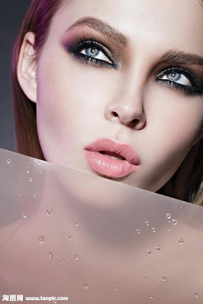 性感的彩妆美女