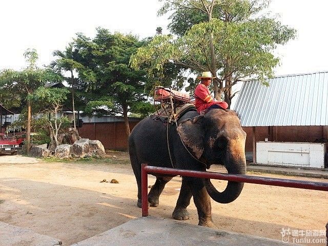 泰国位于亚洲中南半岛中部,自然条件得天独厚