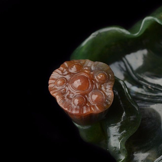 鱼戏莲叶间朱时平作品玉雕界