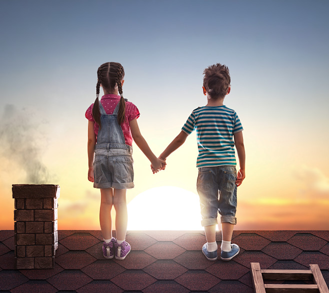 小男孩小女孩儿童屋顶室外星空指向7