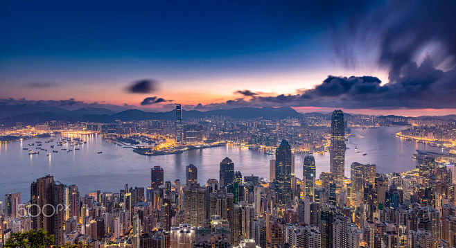 hongkongcityviewfrompeakatdawnbyearnesttseon500px