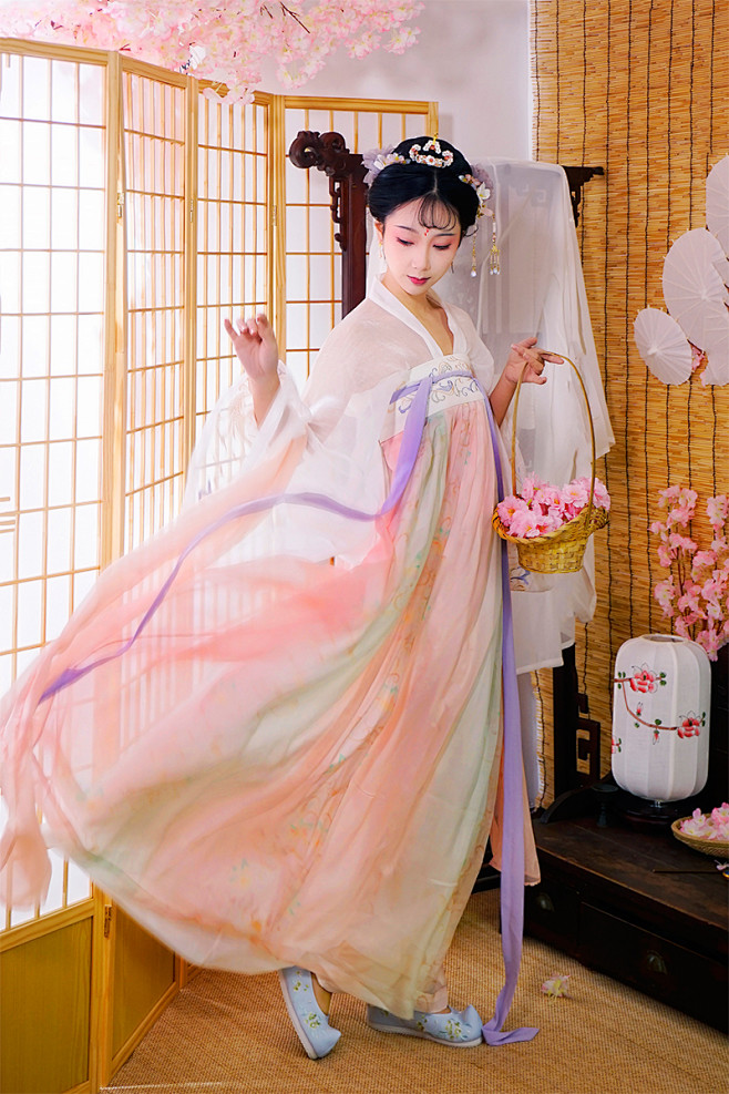 都城南庄原创绣花印花齐胸襦裙汉服上襦下裙两件套闺蜜装凉君璧淘宝网