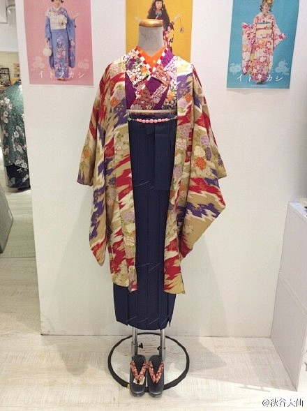 和服女袴羽织的搭配大正浪漫氛围满点花心虽然比较少见虽然很不正式