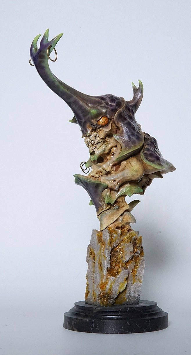 sazenleeunicornbeetlemanbustpaintupzichengongsculpturesazenlee