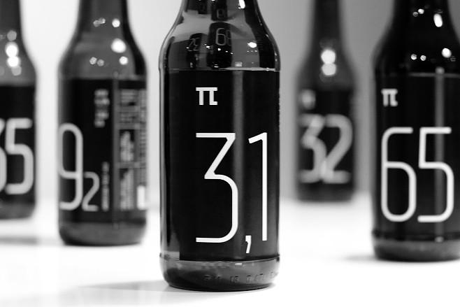 国外纯黑的π数字啤酒高端洋酒品牌产品包装设