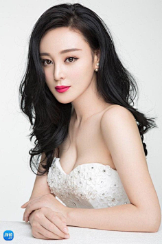 尤歌YAN采集到美女