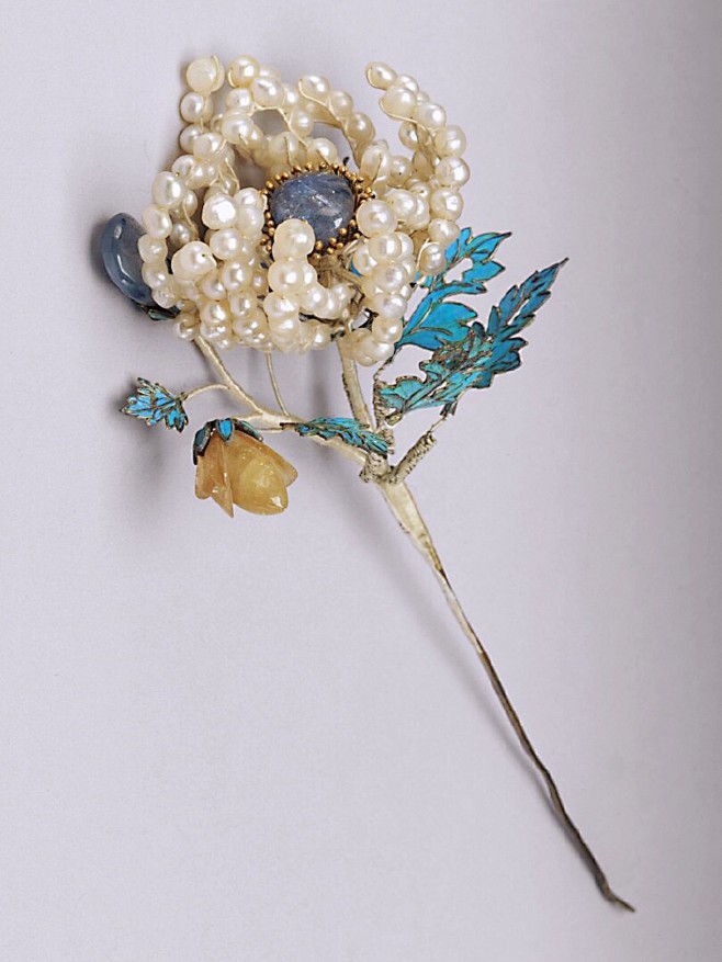 清银镀金点翠嵌珠宝菊花簪台北故宫博物院藏长约17簪首长约7簪首径约