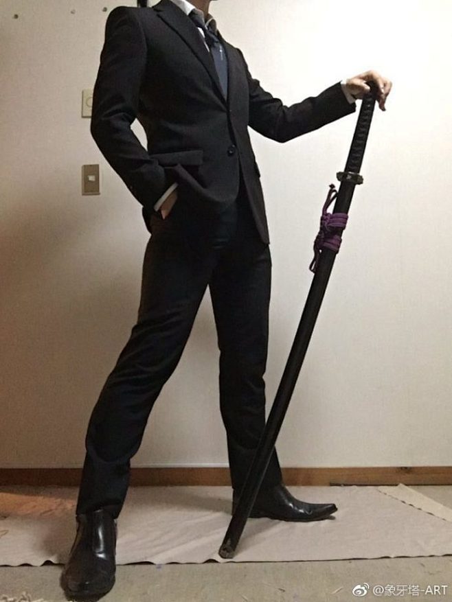 西服男杀手看看就行啦口水擦一擦更多46张图片微信小程序搜索象牙塔