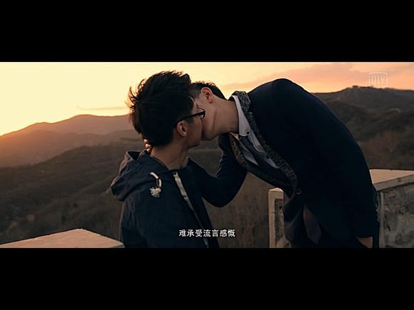 类似爱情电影里安子晏麦丁吻戏截图进楼前先收好节操哦你是男的我也爱