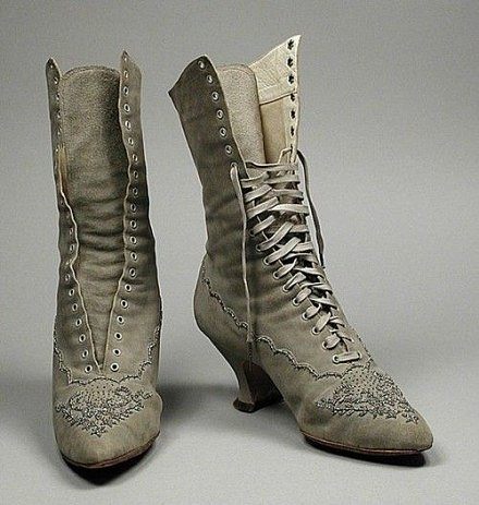中世纪贵族穿的鞋子图片