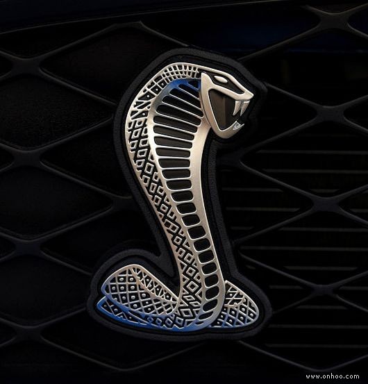fordmustangshelbygt500emblem510