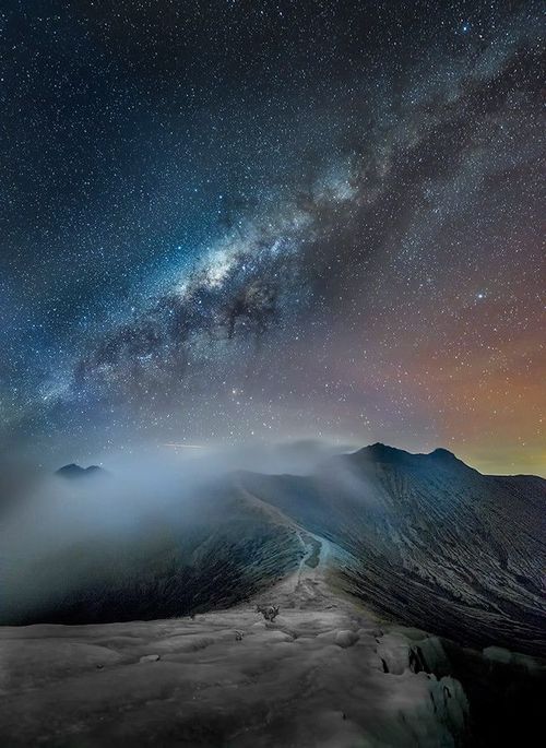 山星空 壁纸