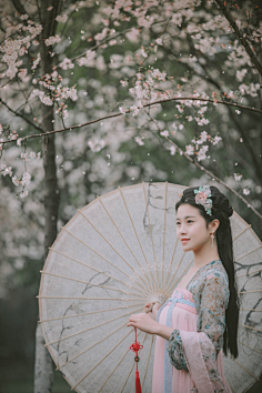 陆墨清采集到人像(汉服古装)
