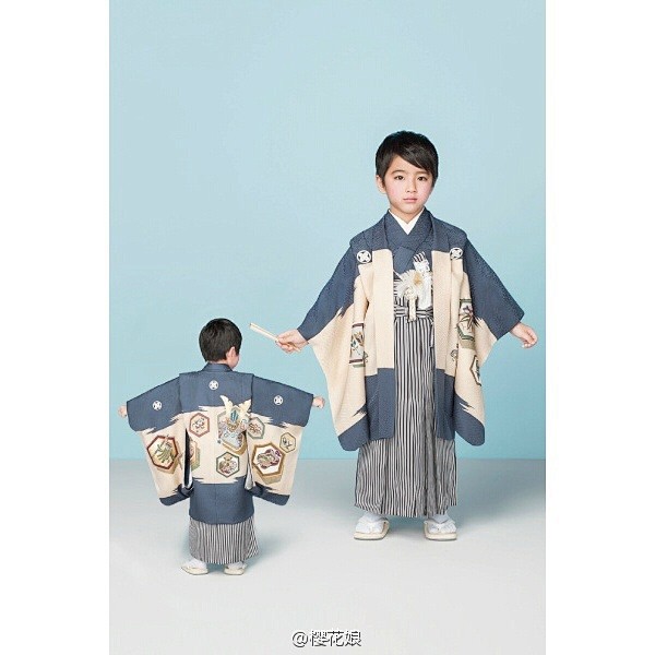服装参考 千總の七五三 夢立花 每逢11月15日七五三节 7岁女孩5岁男孩3岁的小孩 男女 穿上和服去参拜神社 愿神灵保佑顺利长大٩ ۶ 樱花娘
