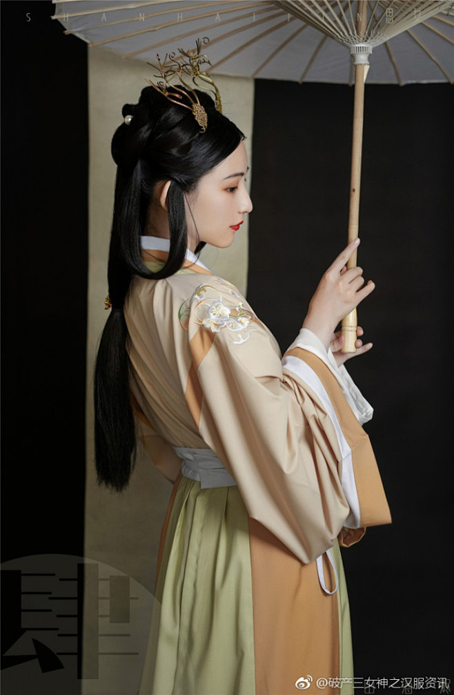 【福 利 时 间】 @如是观原创汉服 思女思士的晋襦套终于要和大家见面啦~快拉上你的cp一起买买买吖~有女（男）票的给女（男）票剁~没女（男