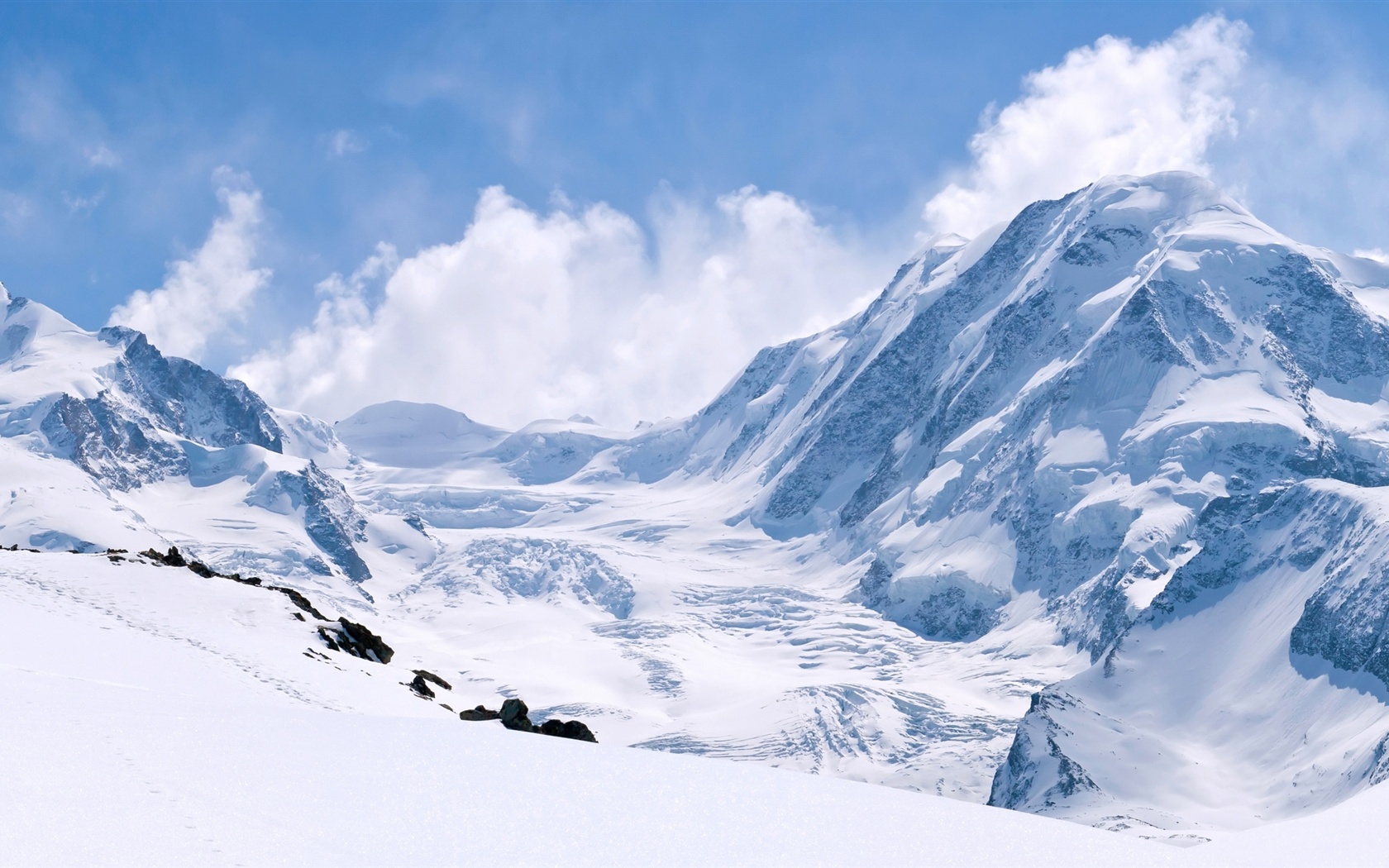 冬季雪山背景