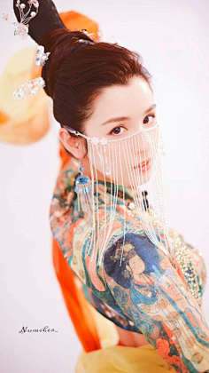 陆墨清采集到人像(汉服古装)