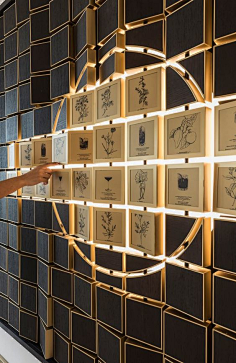 棉大花儿采集到平面设计-导视展位美陈