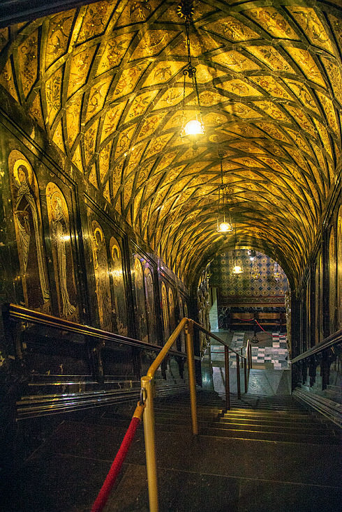 【西班牙】聆听上帝教诲的蒙塞拉山间修道院