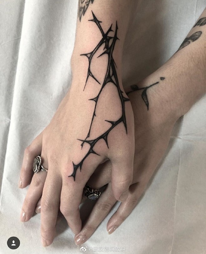 酷酷的荆棘纹身图案武汉纹身2武汉武汉老兵纹身店