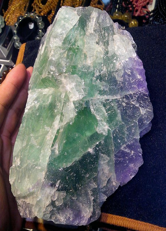 纯天然萤石原石摆件绿色莹石摆件萤石原石矿