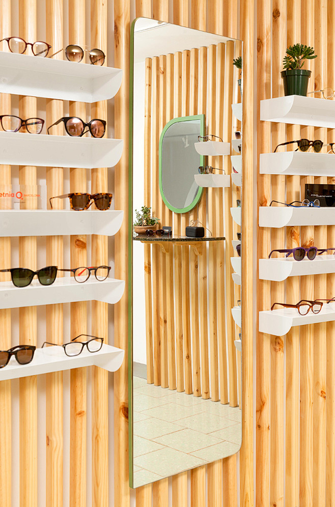 10:12:30瓜地马拉okio眼镜店设计陈列珺仪啊同采自weibo