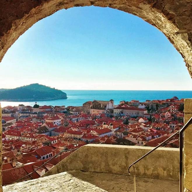 英法德意瑞奥这些中西欧发达国家。其实东欧也