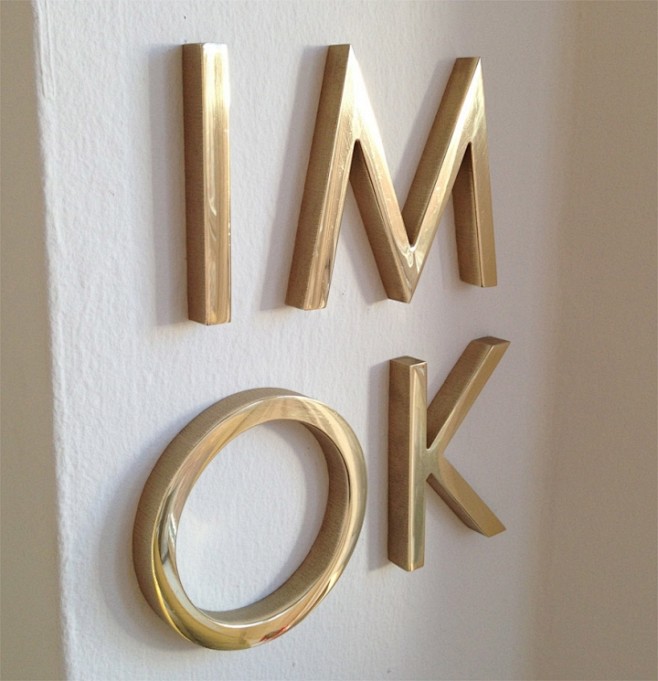 imok装饰性的黄铜字母标牌bymatthaeus设计圈展示设计时代网poweredby