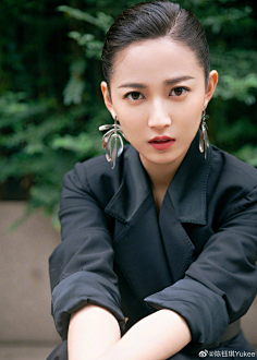 迪小仙的酸奶疙瘩采集到你眼里存山河我存你——陈钰琪现代装