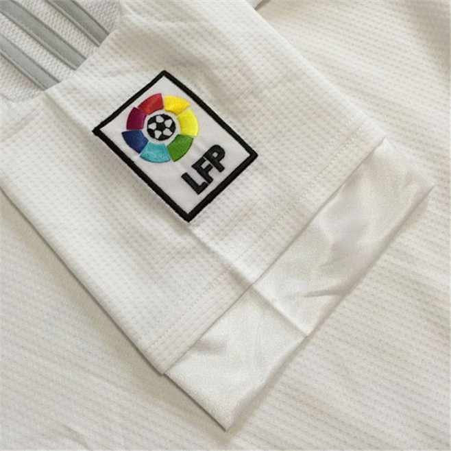 新款皇家马德里15-16赛季皇马主场球衣C罗训